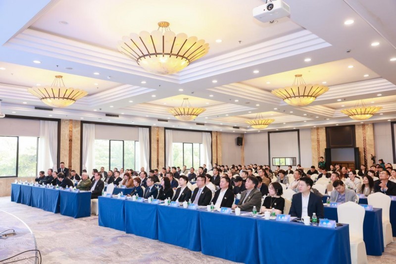 首届中新教育国际合作论坛暨新加坡留学服务中心华东中心揭幕仪式举行